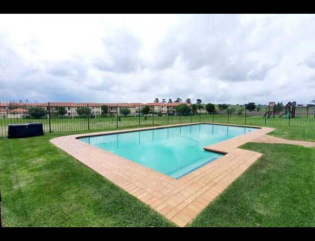2 BEDROOM PROPERTY TO RENT IN PARKRAND